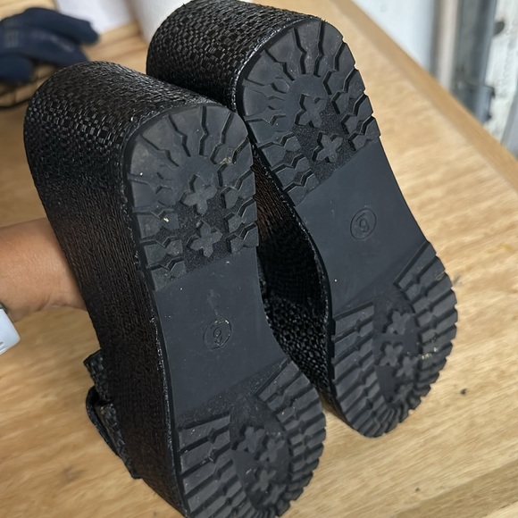 Like new black  wedges - Picture 4 of 5